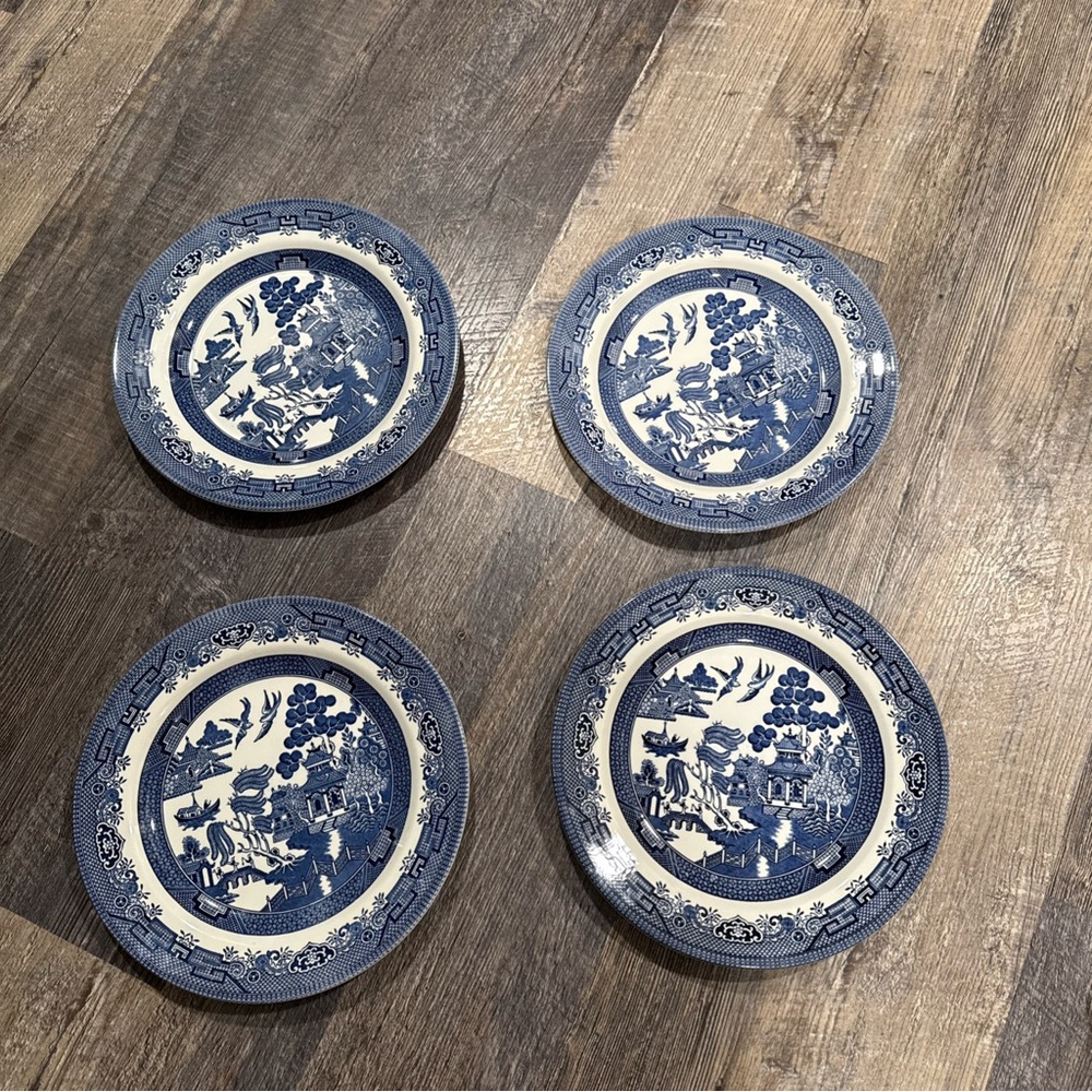 Blue and White Willow-Style Ceramic Dinner Plates - Set of 4